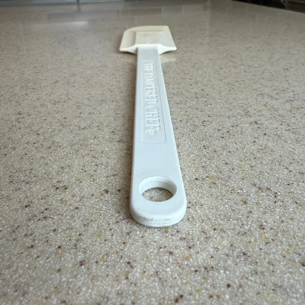 Vintage The Pampered Chef Classic Scraper White Silicone Spatula 11